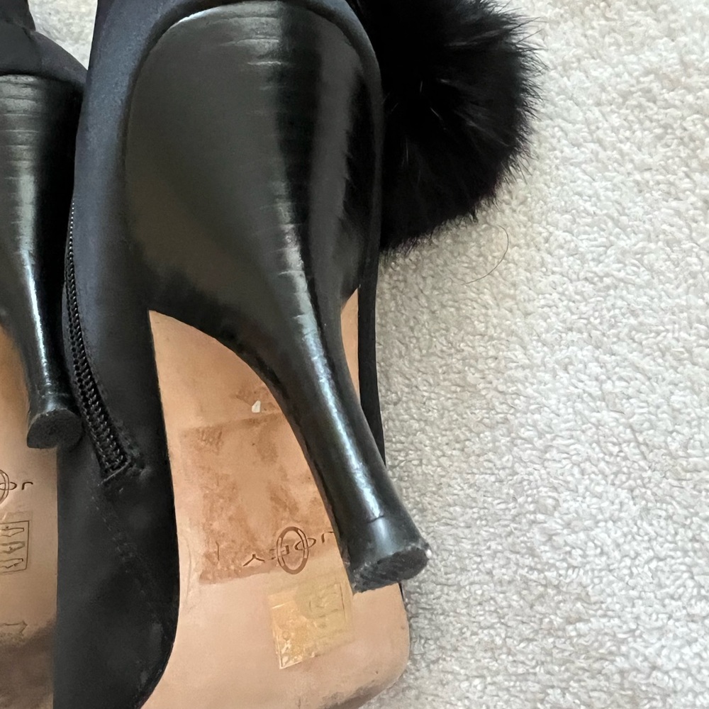 Worn Only Once Joey-O Short Fabric And Fur Pom Po… - image 5